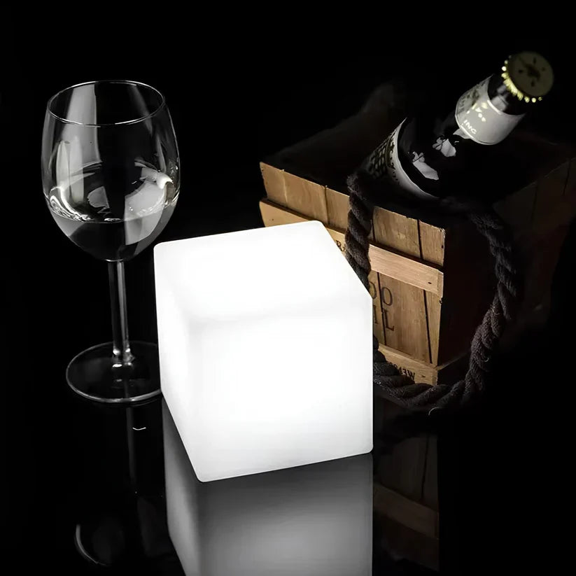 RadiantCube™ | Kubische Gartenleuchte
