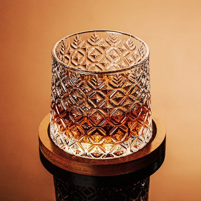 Eleganter klarer Glasbecher für stilvolles tägliches Trinken