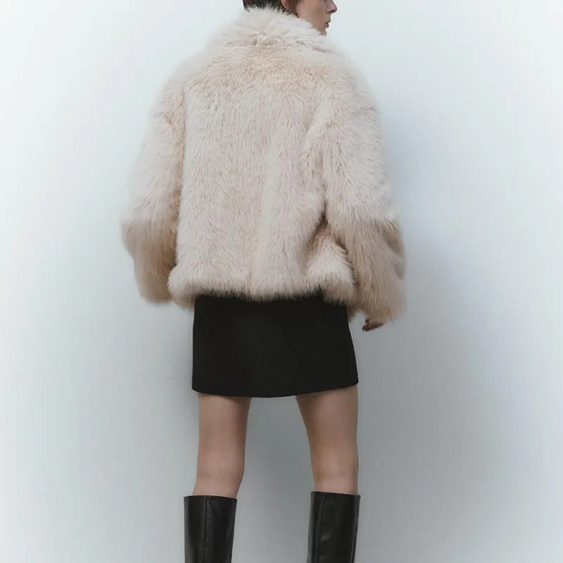 Axela™ | Eleganter Damen-Pelzmantel für stilvolle Wintermode 2024
