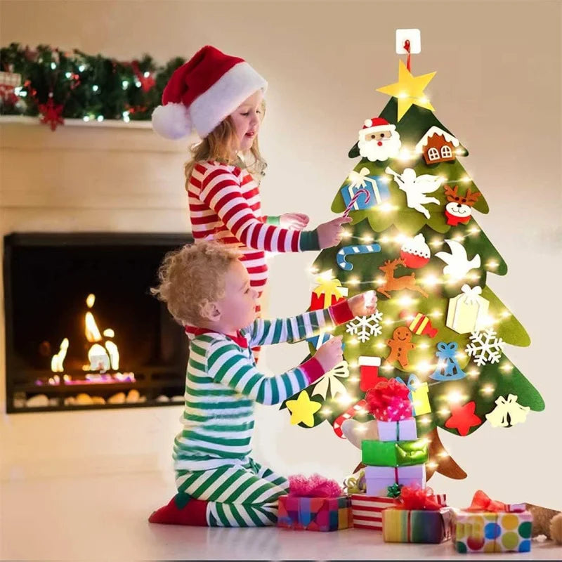Glowtree™ Dekorativer Weihnachtsbaum Wandbehang mit Lichterketten