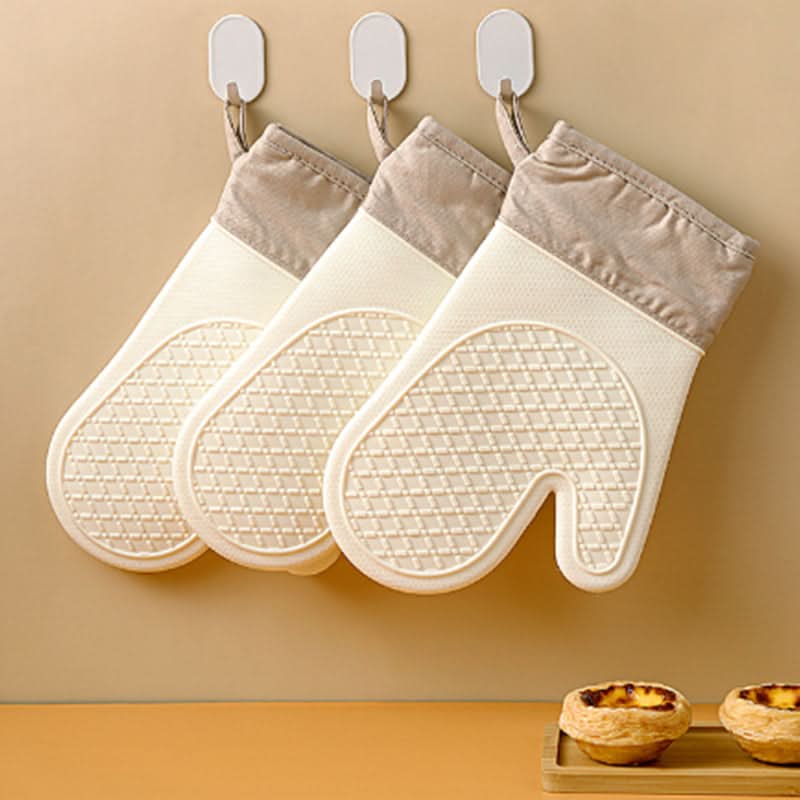FlameGuard™ Ofenhandschuhe – Hitzebeständiger Griff für sicheres Kochen