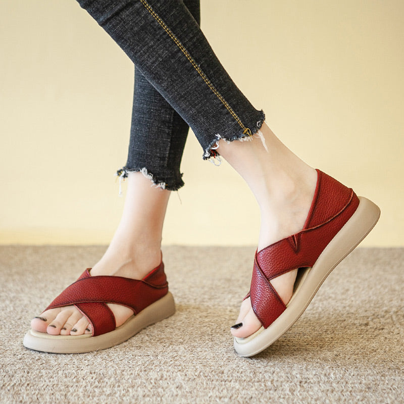 Comfortpro™ | Damensandalen aus weichem Leder mit gekreuzten Kanten