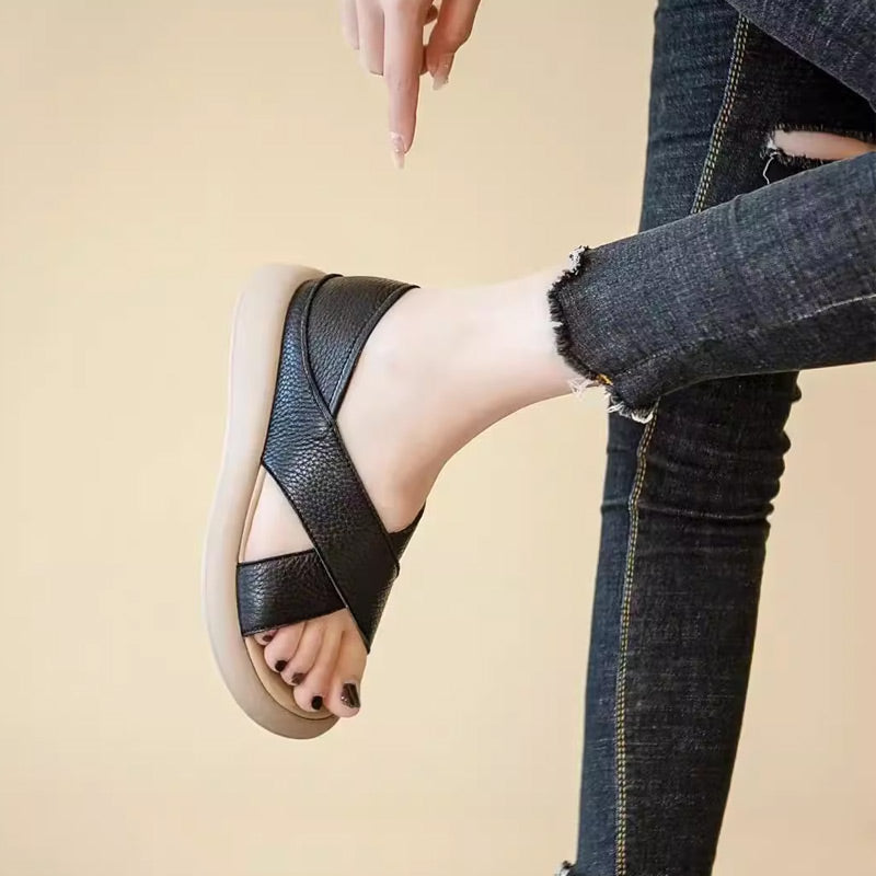 Comfortpro™ | Damensandalen aus weichem Leder mit gekreuzten Kanten