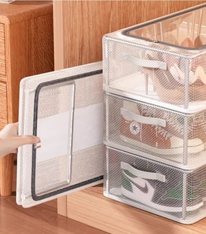 Aufbewahrungslösung für Schuhe und Kleidung im Schrank