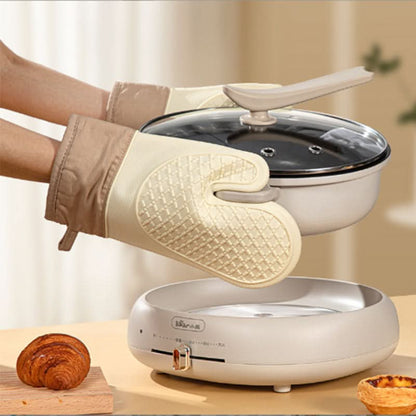 FlameGuard™ Ofenhandschuhe – Hitzebeständiger Griff für sicheres Kochen