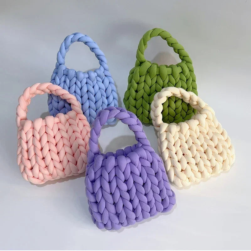 CrochetCouture™ – Umhängetasche im gehäkelten Design