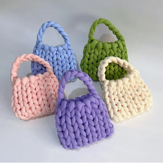 CrochetCouture™ – Umhängetasche im gehäkelten Design