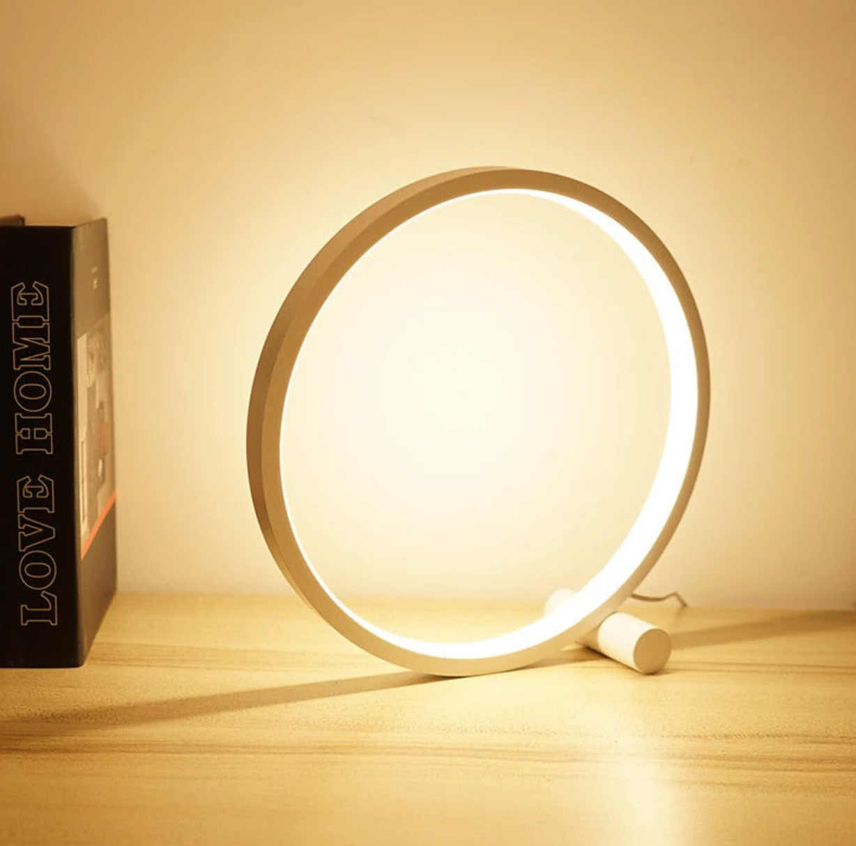 LumaGlow - Minimalistische LED-Tischlampe mit Touch-Bedienung