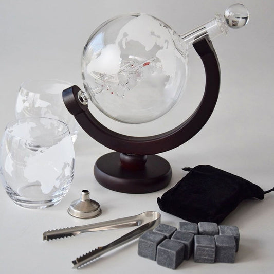Vintage Globe Whiskey Dekanter Set mit eleganten Gläsern für die Hausbar