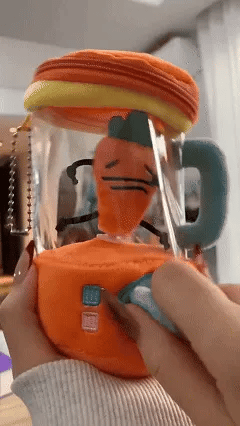 PlushPress™ | Cartoon Plüsch Puppe Spielzeug Karotte Entsafter Form Dekorationen