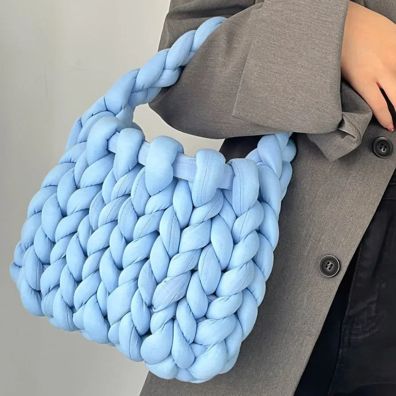 CrochetCouture™ – Umhängetasche im gehäkelten Design