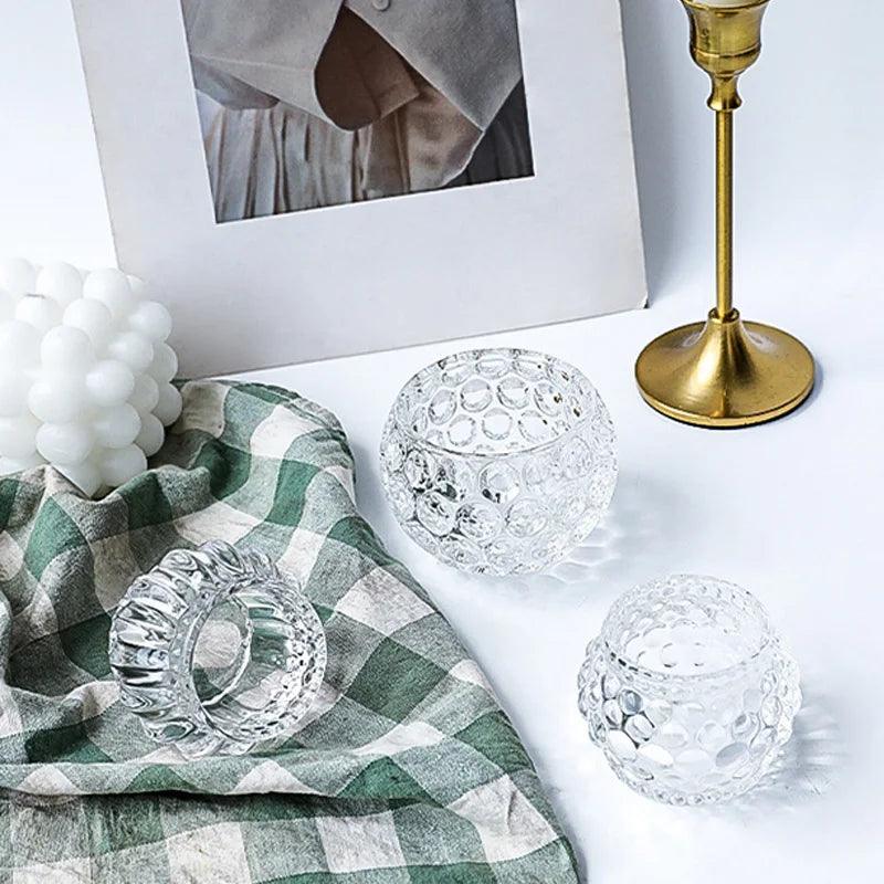 Eleganter Kerzenhalter aus wellenstrukturiertem Glas