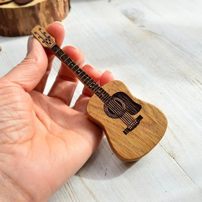 GuitarHolder™ | Gitarrenplektrenhalter +3 kostenlose Plektren