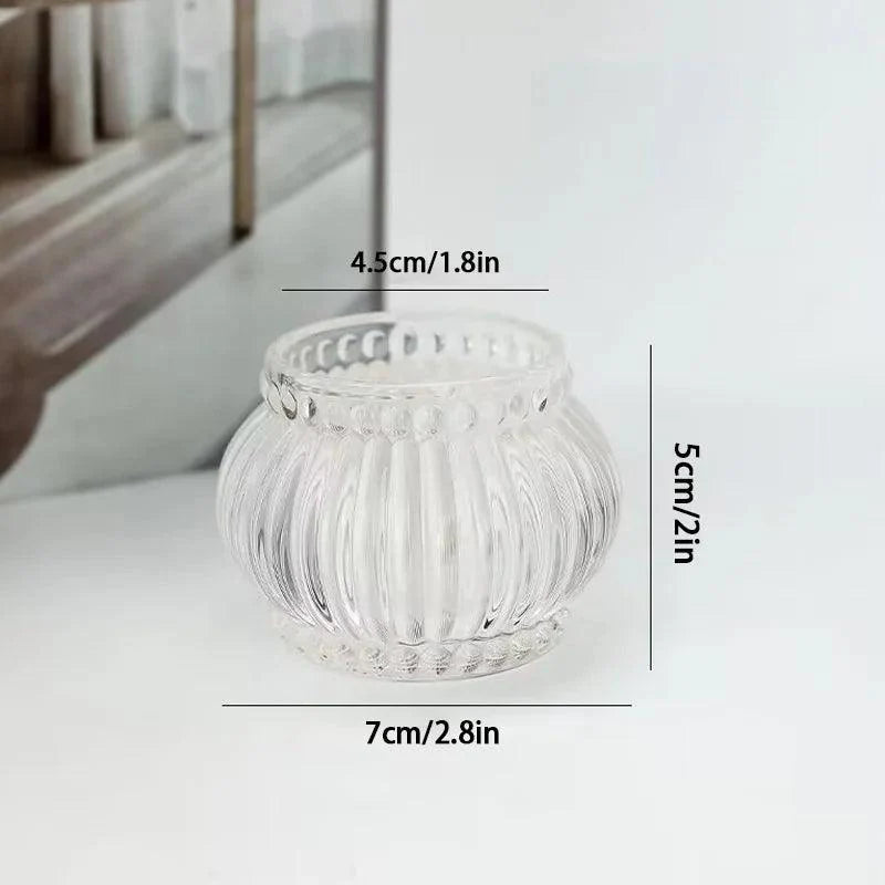 Eleganter Kerzenhalter aus wellenstrukturiertem Glas