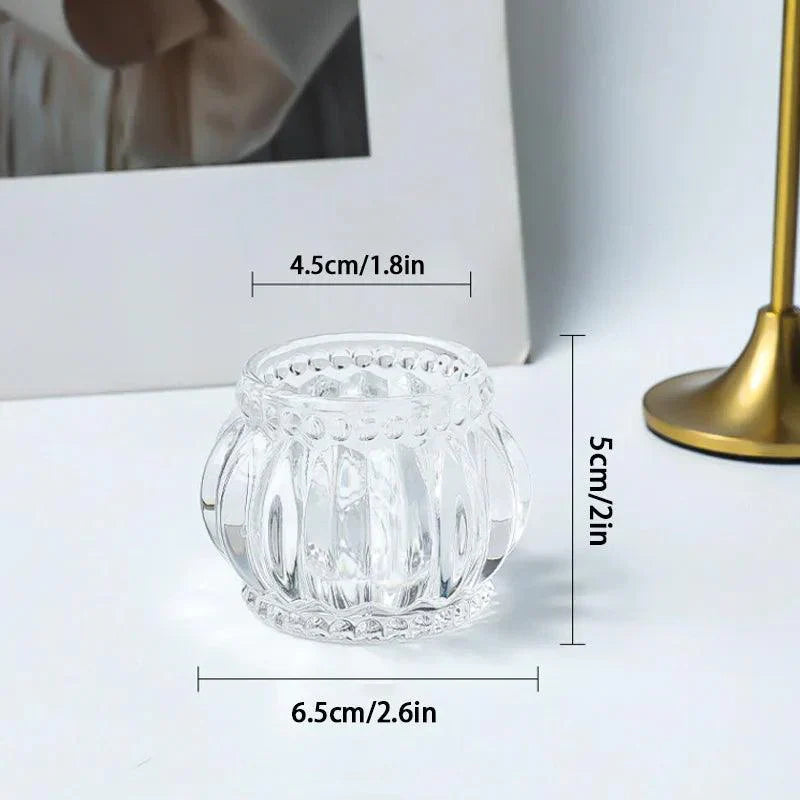 Eleganter Kerzenhalter aus wellenstrukturiertem Glas