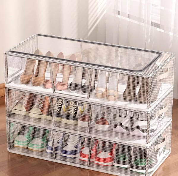 Organizer mit mehreren Fächern für Schuhe und Kleidungsstücke