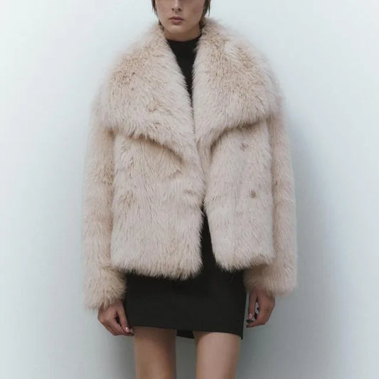 Axela™ | Eleganter Damen-Pelzmantel für stilvolle Wintermode 2024