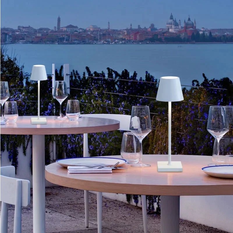 GlowTable™ | Kabellose wiederaufladbare Tischlampe