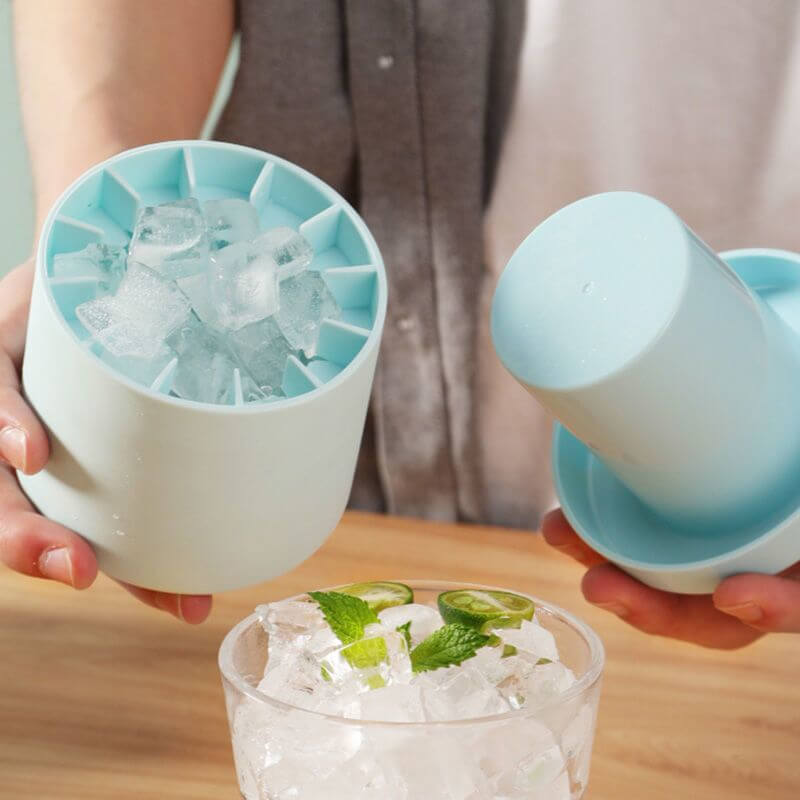 Tragbarer Silikon-Eiswürfelbereiter mit Deckel