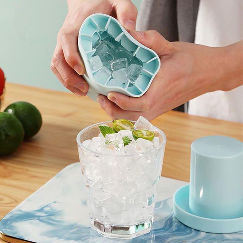 Tragbarer Silikon-Eiswürfelbereiter mit Deckel