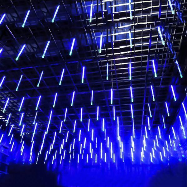 GlowBright™ - LED-Lichterkette Schneefall für festliche Dekoration