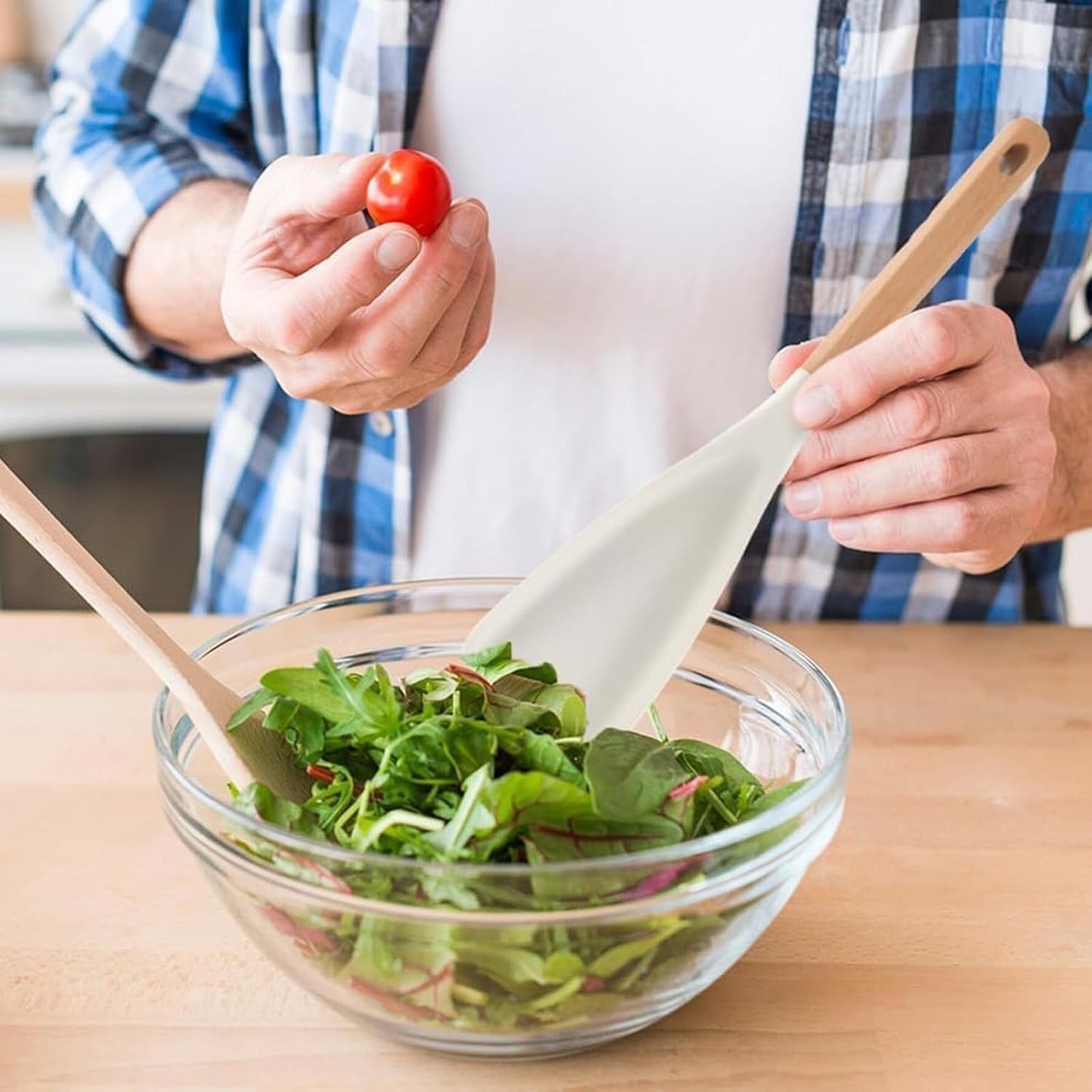 Vielseitiger Küchenlöffel zum Kochen und Servieren