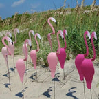 Gartenornament in Form eines rosa Flamingos