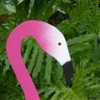 Verspielte Flamingo-Gartenfigur in Rosa