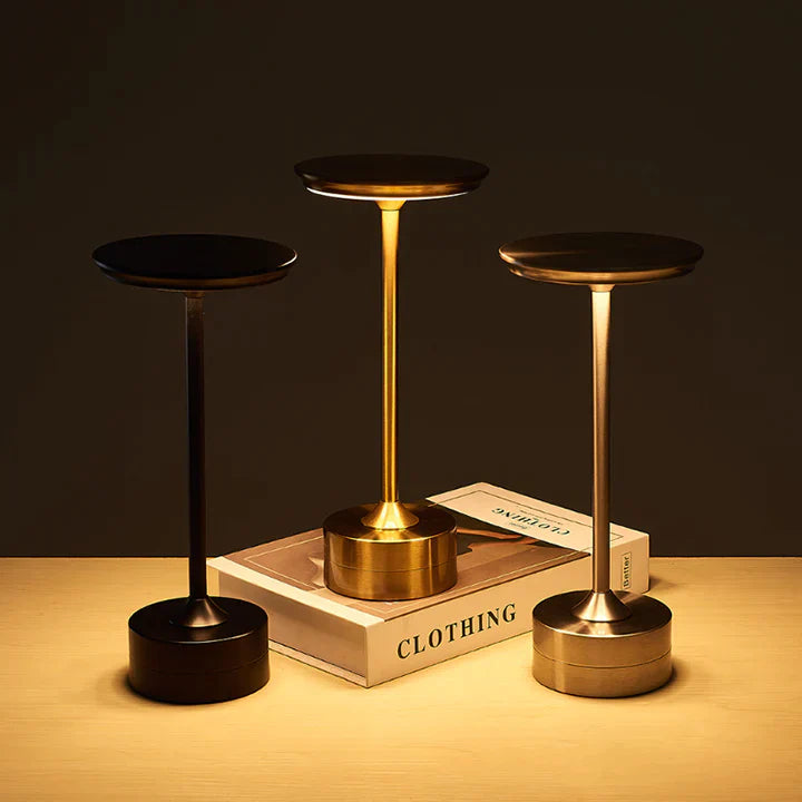 LuxeLumina | Chic Stilvolle Tischlampe