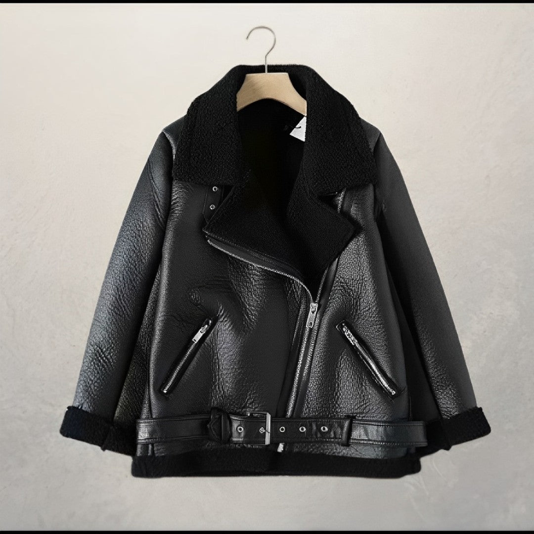 50% RABAT | CloudJacket™ | Stilvolle Leder-Bikerjacke mit Polokragen und Gürtel