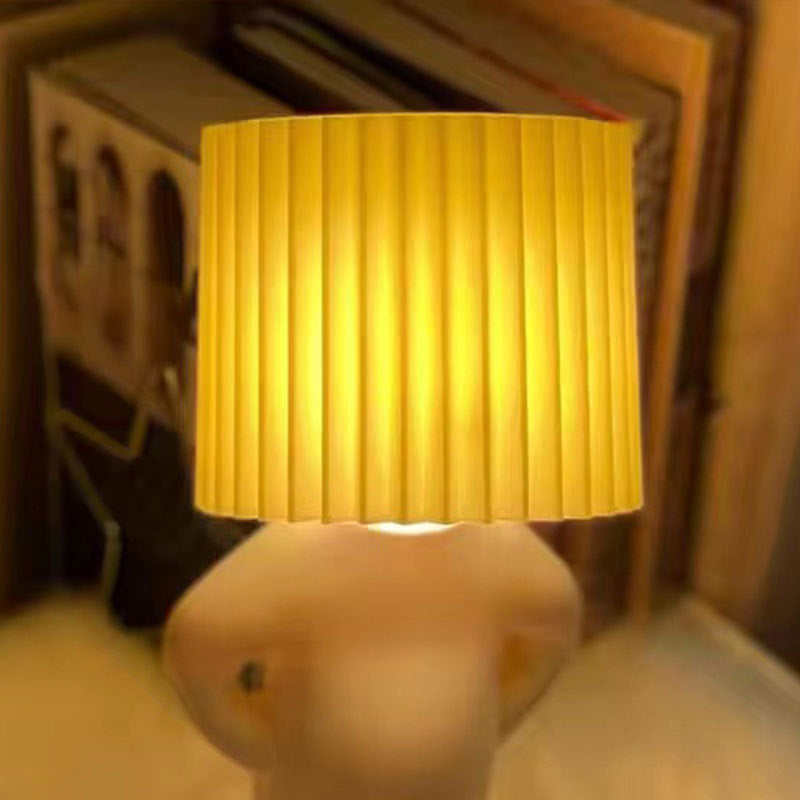 Lampet Quirky Tischlampe mit gefaltetem Lampenschirm